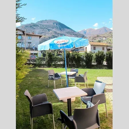 In Solarium Aparthotel Domaso